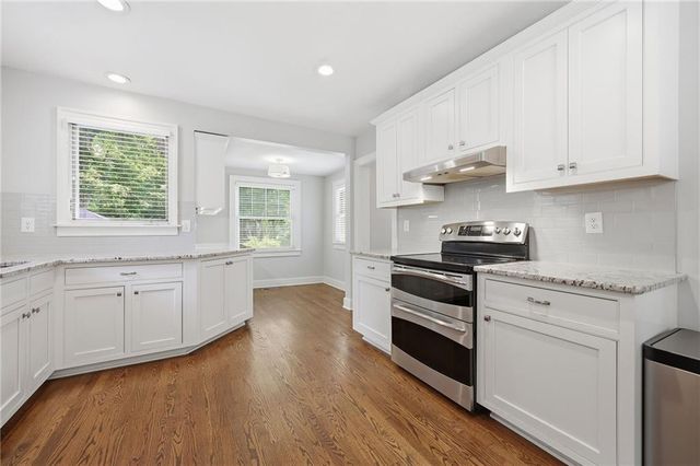 7441 Summit Street, Kansas City, MO 64114