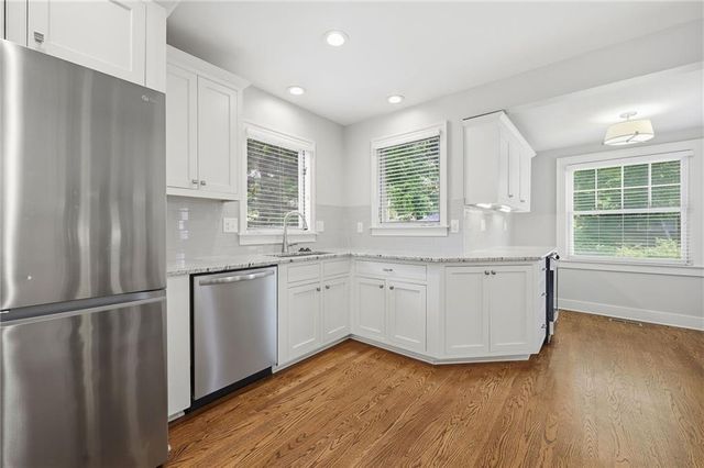 7441 Summit Street, Kansas City, MO 64114