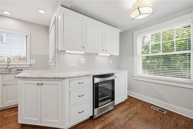 7441 Summit Street, Kansas City, MO 64114