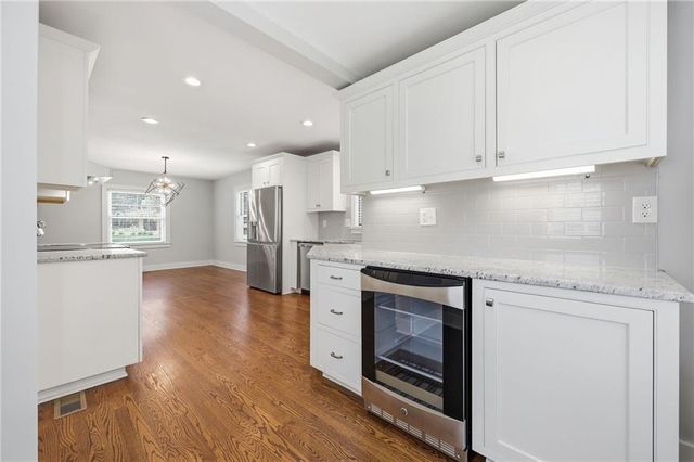 7441 Summit Street, Kansas City, MO 64114