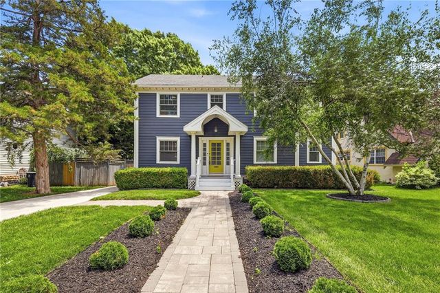 7441 Summit Street, Kansas City, MO 64114