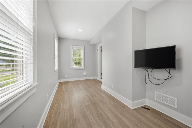 7441 Summit Street, Kansas City, MO 64114