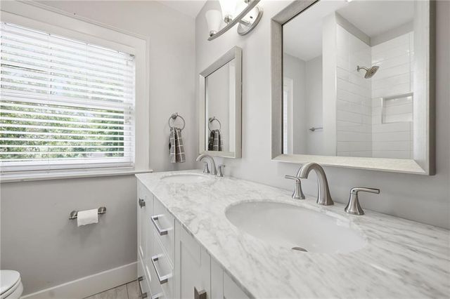 7441 Summit Street, Kansas City, MO 64114