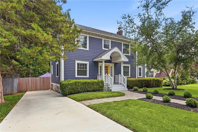 7441 Summit Street, Kansas City, MO 64114