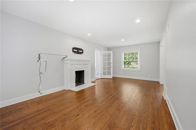 7441 Summit Street, Kansas City, MO 64114
