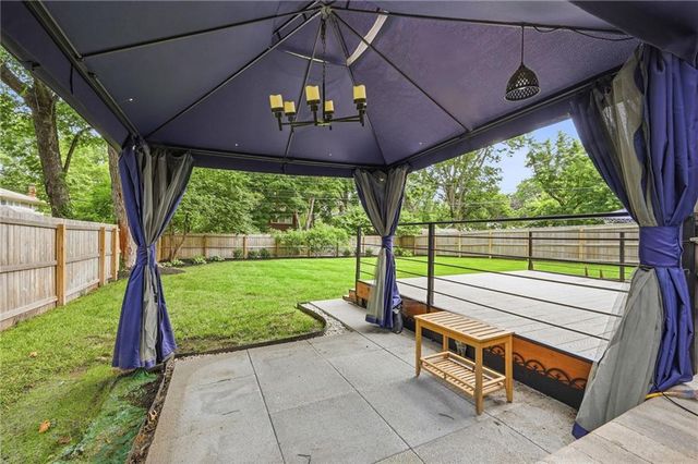 7441 Summit Street, Kansas City, MO 64114