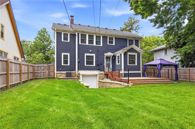 7441 Summit Street, Kansas City, MO 64114