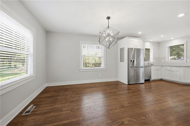 7441 Summit Street, Kansas City, MO 64114