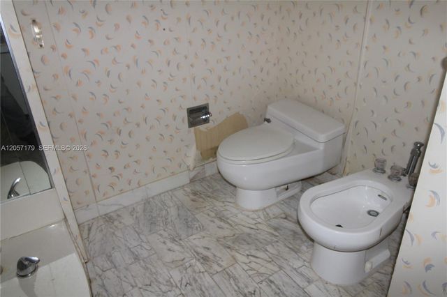 1000 Quayside Ter 1807, Miami, FL 33138