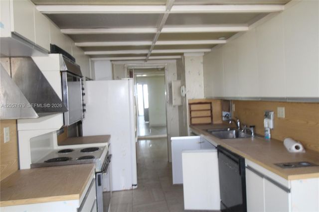 1000 Quayside Ter 1807, Miami, FL 33138