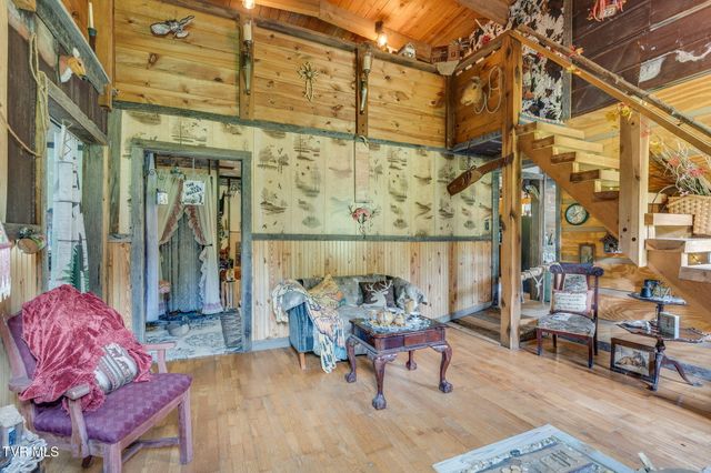 205 Helton Hollow Road, Eidson, TN 37731