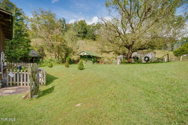 205 Helton Hollow Road, Eidson, TN 37731