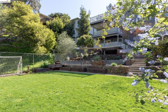 633 Moraga Ave, Piedmont, CA 94611