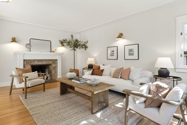 633 Moraga Ave, Piedmont, CA 94611