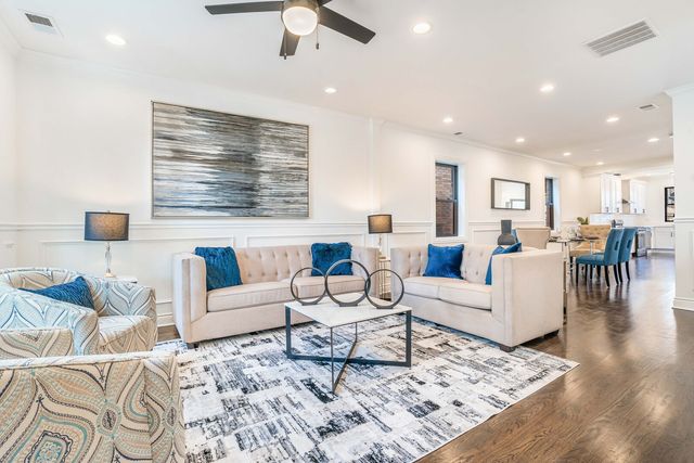 932 W 34th Street, Chicago, IL 60608