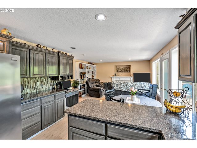 16643 Sw KING RICHARD Ct, Sherwood, OR 97140
