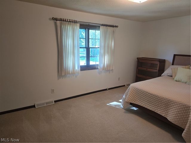 187 Crestview Drive, Elyria, OH 44035