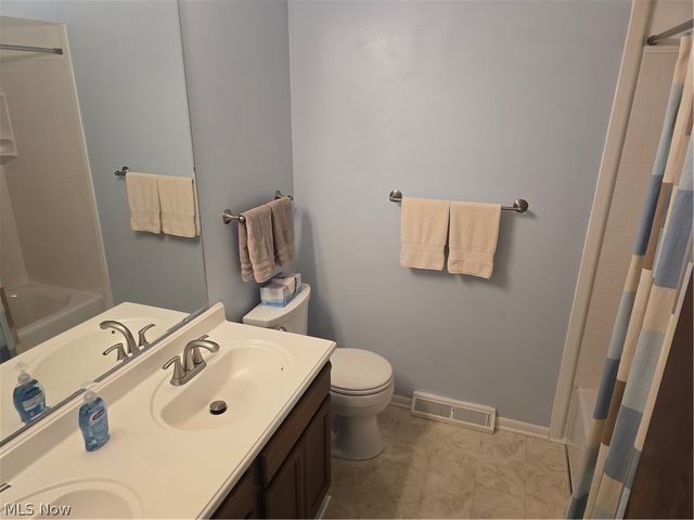187 Crestview Drive, Elyria, OH 44035