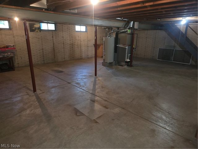 187 Crestview Drive, Elyria, OH 44035