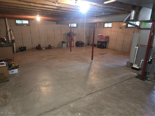 187 Crestview Drive, Elyria, OH 44035