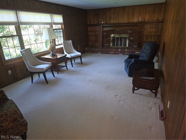 187 Crestview Drive, Elyria, OH 44035