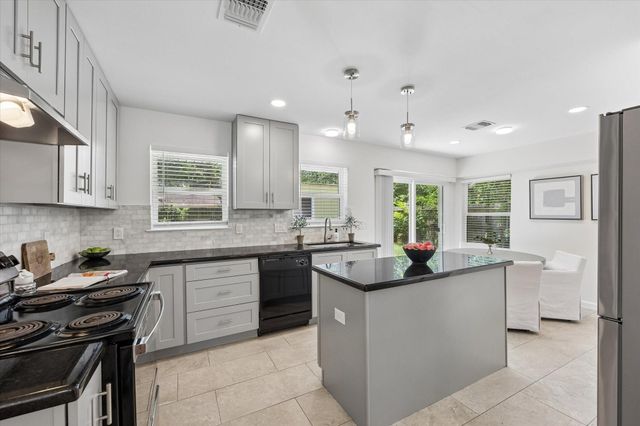 4017 Woodfin Street, Houston, TX 77025