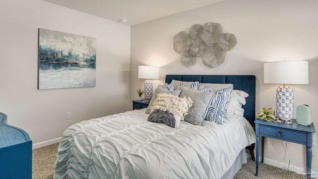 6500 Firefly Dr, Milton, FL 32583