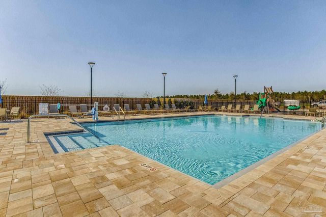 6500 Firefly Dr, Milton, FL 32583