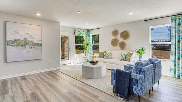 6500 Firefly Dr, Milton, FL 32583