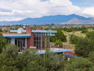 32 Hondo Ridge Road, Santa Fe, NM 87508