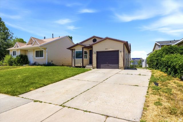 2678 S TWAIN DR, Magna, UT 84044