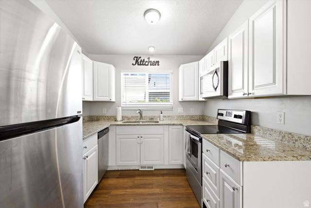 2678 S TWAIN DR, Magna, UT 84044