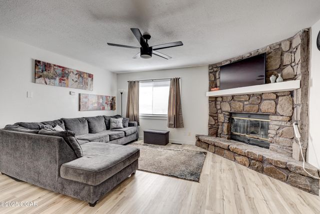 105 Summit Street, Carl Junction, MO 64834