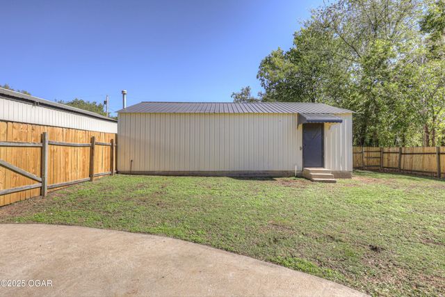 105 Summit Street, Carl Junction, MO 64834