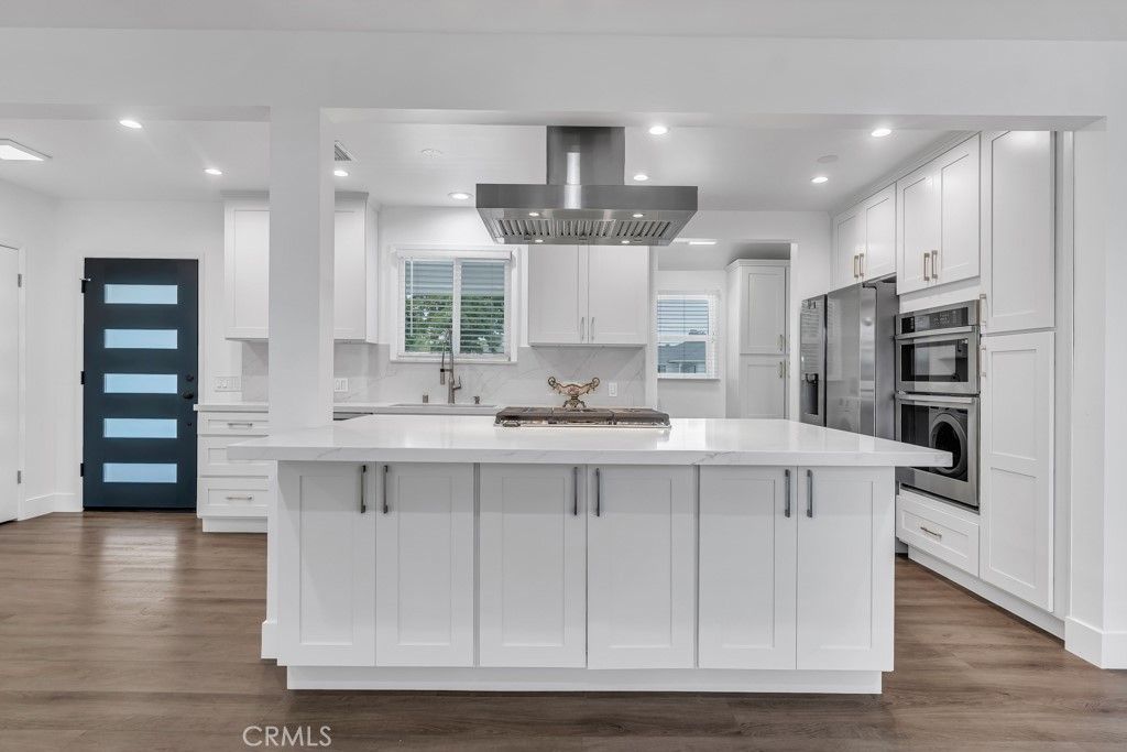 Image 11 of property listing at 6852 Claire Avenue, Reseda, CA 91335