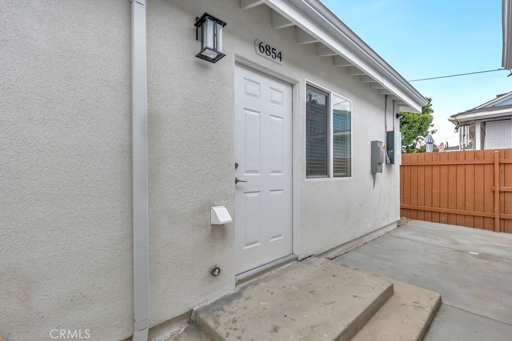 Image 24 of property listing at 6852 Claire Avenue, Reseda, CA 91335