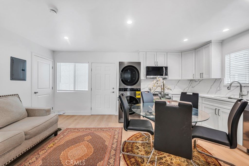 Image 28 of property listing at 6852 Claire Avenue, Reseda, CA 91335