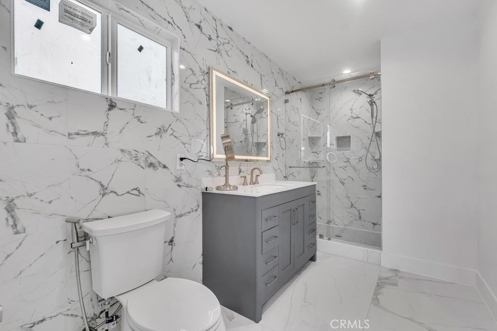 Image 34 of property listing at 6852 Claire Avenue, Reseda, CA 91335