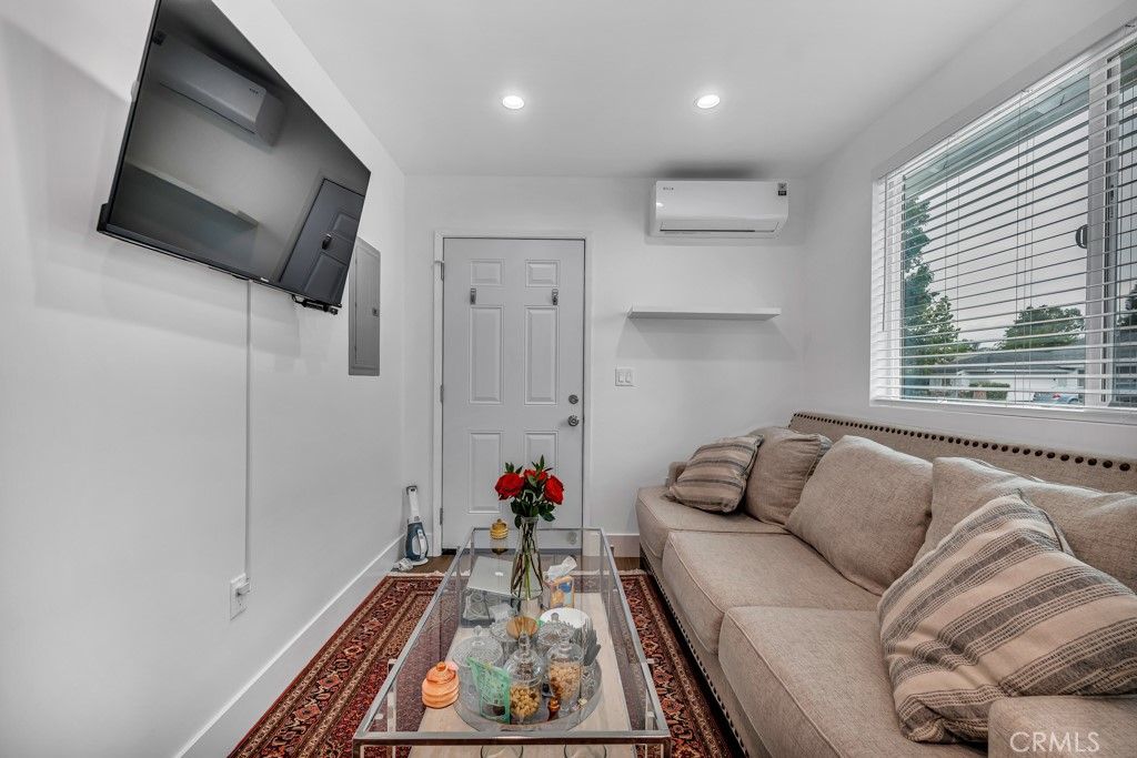 Image 38 of property listing at 6852 Claire Avenue, Reseda, CA 91335