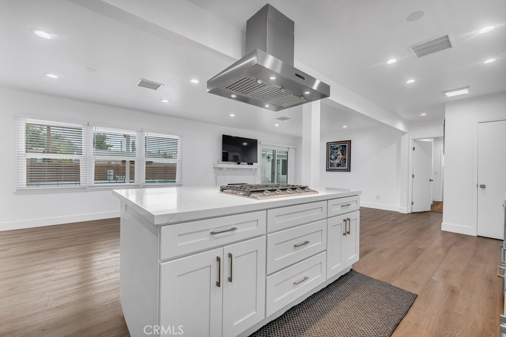 Image 9 of property listing at 6852 Claire Avenue, Reseda, CA 91335