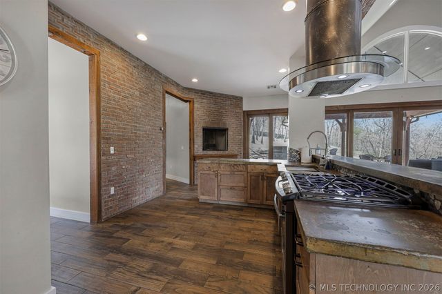 28255 E 6th Place, Catoosa, OK 74015