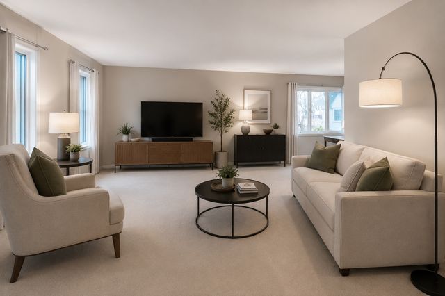 633 E 8th Avenue, Naperville, IL 60563