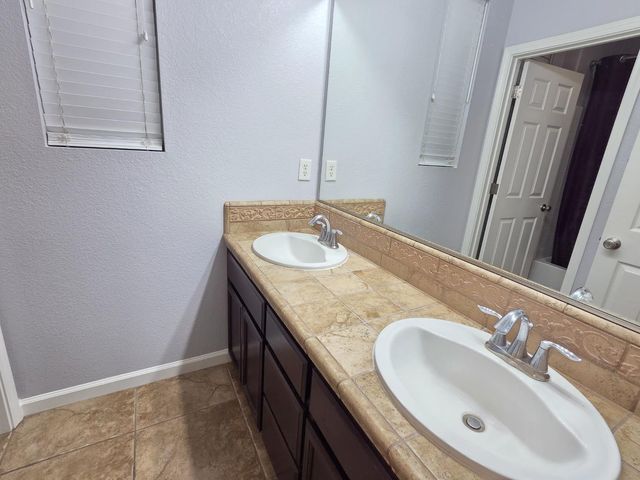 8146 Suarez Way, Elk Grove, CA 95757