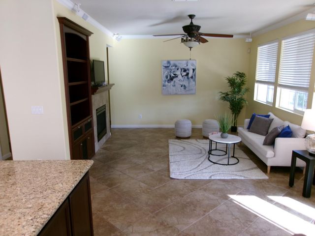 8146 Suarez Way, Elk Grove, CA 95757