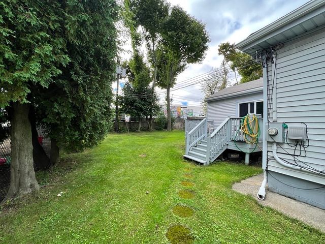 4 Warden St 1, Worcester, MA 01604