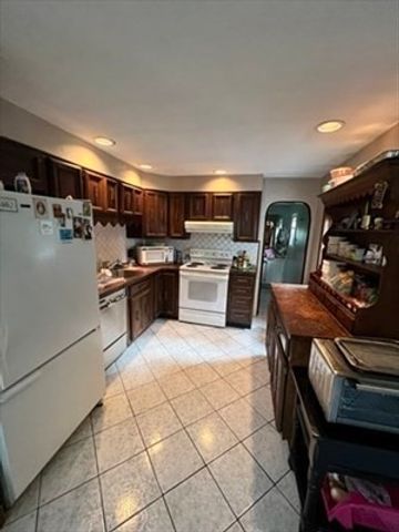 4 Warden St 1, Worcester, MA 01604