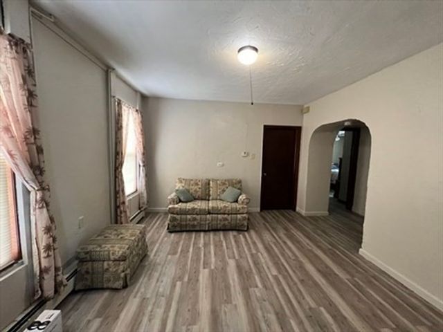 4 Warden St 1, Worcester, MA 01604