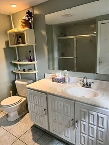 4 Warden St 1, Worcester, MA 01604