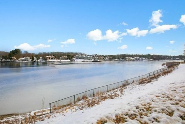 4 Warden St 1, Worcester, MA 01604