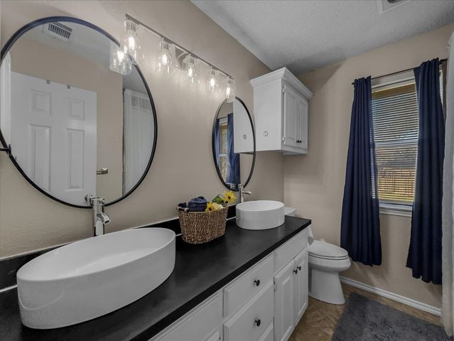 1821 Montauk Way, Desoto, TX 75115